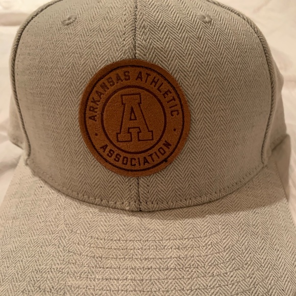 Snap Back Hat - Picture 1 of 3